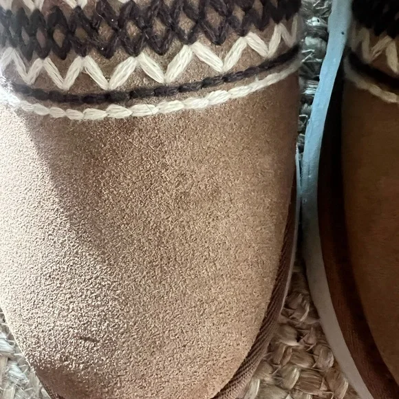 UGG Women's Disquette Brown and Cream Sheepskin Mules - Picture 4 of 10